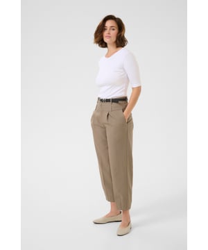 Regular fit,Hohe Taille,Knöchellänge,Tapered  30° waschbar, Nicht bleichen, Nicht im Trockner trocknen, Tropnass aufhängen im Schatten, Warm bügeln max. 150° C, Trockenreinigung  82% Polyester,16% Viskose,2% Elasthan