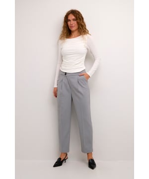 Regular fit,Hohe Taille,Knöchellänge,Tapered  30° waschbar, Nicht bleichen, Nicht im Trockner trocknen, Tropnass aufhängen im Schatten, Kalt bügeln max. 110° C, Trockenreinigung  64% Polyester (Recycelt),33% Viskose,3% Elasthan
