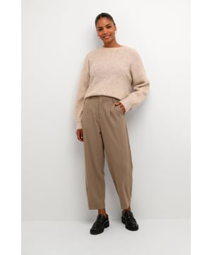 Regular fit,Hoge taille,Cropped lengte,Straight  Wassen op 30°, niet bleken, niet in de droger drogen, Druipnat ophangen in de schaduw, koud strijken max. 110° C, Droogreiniging  64% Polyester (Gerecycled),33% Viscose,3% Elastaan