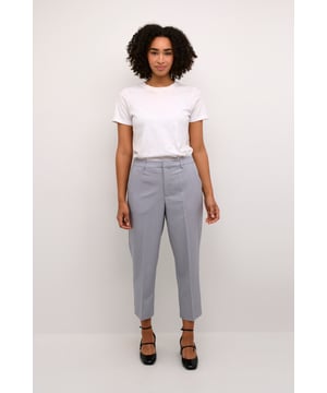 Regular fit,Hohe Taille,Knöchellänge,Gerade  30° waschbar, Nicht bleichen, Nicht im Trockner trocknen, Tropnass aufhängen im Schatten, Kalt bügeln max. 110° C, Trockenreinigung  77% Polyester (Recycelt),18% Viskose,5% Elasthan