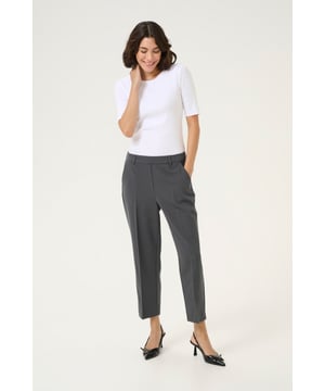 Casual fit,Hohe Taille,Knöchellänge,Gerade  30° waschbar, Nicht bleichen, Nicht im Trockner trocknen, Tropnass aufhängen im Schatten, Kalt bügeln max. 110° C, Trockenreinigung  77% Polyester (Recycelt),18% Viskose,5% Elasthan