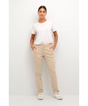Regular fit,Normale Passform,7/8 Länge,Slim Fit  Schonwäsche 30°, Nicht bleichen, Nicht im Trockner trocknen, Tropnass aufhängen im Schatten, Kalt bügeln max. 110° C, Trockenreinigung  98% Baumwolle,2% Elasthan