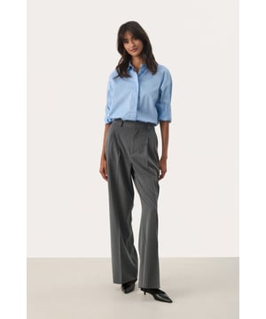 Classic fit,Normale Passform,Lang,Weite leg  Schonwäsche 30°, Nicht bleichen, Nicht im Trockner trocknen, Tropnass aufhängen im Schatten, Kalt bügeln max. 110° C, Trockenreinigung  63% Polyester (Recycelt),33% Viskose,4% Elasthan