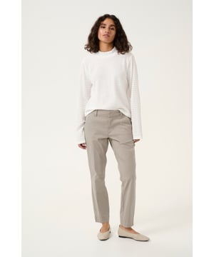 Regular fit,Regular taille,7/8 lengte,Slim  Fijne was 30°, niet bleken, niet in de droger drogen, Druipnat ophangen in de schaduw, koud strijken max. 110° C, Droogreiniging  98% Katoen,2% Elastaan