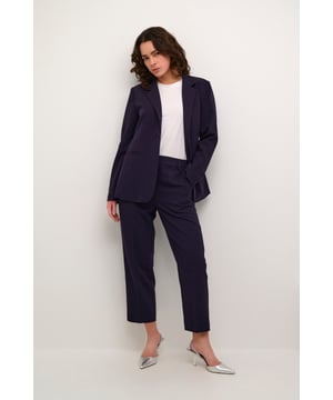 Casual fit,Hoge taille,Cropped lengte,Straight  Wassen op 30°, niet bleken, niet in de droger drogen, Druipnat ophangen in de schaduw, koud strijken max. 110° C, Droogreiniging  77% Polyester (Gerecycled),18% Viscose,5% Elastaan