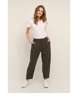 Regular fit,Hoge taille,Cropped lengte,Straight  Wassen op 30°, niet bleken, niet in de droger drogen, Druipnat ophangen in de schaduw, koud strijken max. 110° C, Droogreiniging  64% Polyester (Gerecycled),33% Viscose,3% Elastaan