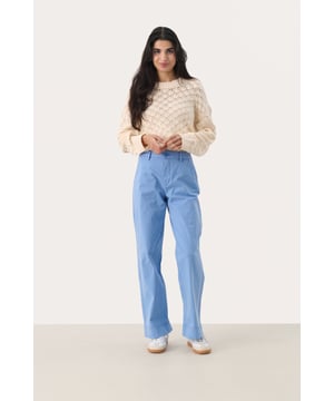 Classic fit,Regular taille,Lange lengte,Relaxed  Wassen op 30°, niet bleken, niet in de droger drogen, Druipnat ophangen in de schaduw, warm strijken max. 150° C, Chemisch laten reinigen.  98% Katoen,2% Elastaan