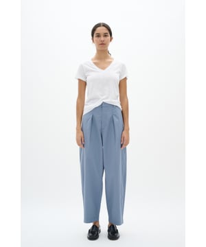Regular fit,Halfhoge taille,Enkel lengte,Straight  Wassen op 30°, niet bleken, drogen in droger behoedzaam, Druipnat ophangen in de schaduw, warm strijken max. 150° C, Droogreiniging  97% Katoen,3% Elastaan