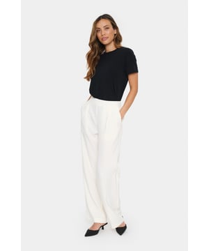Regular fit,Halfhoge taille,Normale lengte,Relaxed  Fijne was 30°, niet bleken, niet in de droger drogen, Druipnat ophangen, koud strijken max. 110° C, Niet droog reinigen  92% Polyester,8% Elastaan
