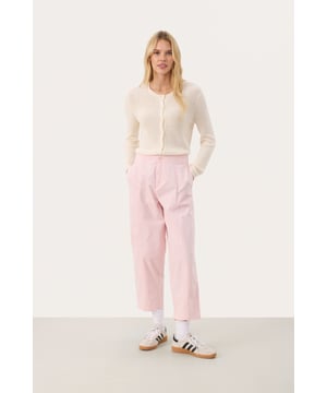 Contemporary fit,Regular taille,Lengte net boven de enkel,Straight  Wassen op 30°, niet bleken, niet in de droger drogen, Druipnat ophangen in de schaduw, warm strijken max. 150° C, Chemisch laten reinigen.  98% Katoen,2% Elastaan