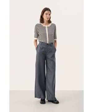 Classic fit,Regular taille,Lange lengte,Relaxed  Wassen op 30°, niet bleken, niet in de droger drogen, Druipnat ophangen in de schaduw, koud strijken max. 110° C, Droogreiniging  100% Linnen