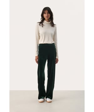 Slim fit,Regular taille,Lange lengte,Straight  Fijne was 30°, niet bleken, niet in de droger drogen, Liggend laten drogen., koud strijken max. 110° C, Droogreiniging  60% Polyester,35% Polyester (Gerecycled),5% Elastaan