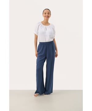 Easy fit,Comfort Taile,Lang,Weite leg  Schonwäsche 30°, Nicht bleichen, Nicht im Trockner trocknen, Tropnass aufhängen im Schatten, Kalt bügeln max. 110° C, Trockenreinigung  100% Viskose (LENZING™ ECOVERO™)