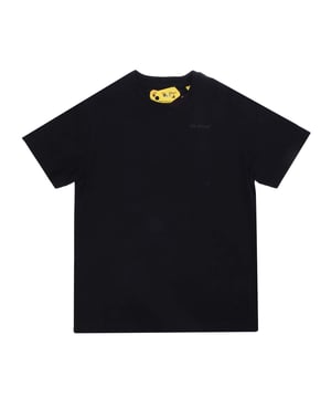 Juniors Off White Rubber Arrow T- Shirt in black.- Crewneck.- Short sleeves.- Off-white logo at front.- Rubber arrow at back.- Slim fit.- 100% Cotton.- Ref: OBAA0020011010