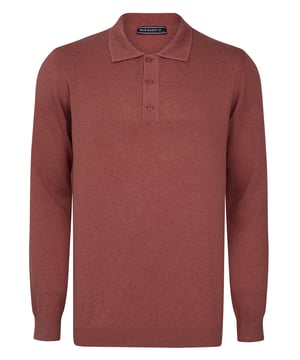 Entdecken Sie die perfekte Kombination aus Eleganz und Komfort mit Felix Hardys Herren-Polokragen Langarm Pullover. Hergestellt aus 100% Baumwolle garantiert er ein natürliches und angenehmes Tragegefühl. Das klassische Design umfasst einen geknöpften Polokragen und eine gerade Silhouette, die Vielseitigkeit in Ihre Garderobe bringt. Dieser Pullover besteht aus hochwertigem 100% Baumwollstoff, der Weichheit und Langlebigkeit bietet. Er ist für ganztägigen Komfort mit seiner flexiblen Struktur und bequemen Passform konzipiert. Ideal für den täglichen Gebrauch lässt er sich mühelos mit Jeans, Hosen oder Chinos kombinieren und ist in verschiedenen Farben erhältlich, um individuelle Vorlieben zu erfüllen. Geeignet für mehrere Jahreszeiten passt er nahtlos vom Frühling bis zu kühleren Sommer- und Herbsttagen. Für ein Styling erreichen Sie einen lässig raffinierten Look, indem Sie ihn mit Jeans und Slippern kombinieren, oder kleiden Sie ihn mit maßgeschneiderten Hosen und Schnürschuhen für ein Abendensemble. In kälterem Wetter können Sie ihn mit einer Jacke oder Mantel für zusätzliche Wärme und Stil kombinieren. Pflegehinweise umfassen Handwäsche oder Maschinenwäsche in kaltem Wasser, Bügeln bei niedriger Hitze und Vermeidung von Bleiche oder chemischer Reinigung. Hergestellt mit akribischer Aufmerksamkeit für Details und Verwendung hochwertiger Materialien vereint der Felix Hardy Herren-Polokragen Langarm Pullover Raffinesse mit Komfort und macht ihn zu einem vielseitigen Garderoben-Essential für alle Anlässe während der gesamten Saison.