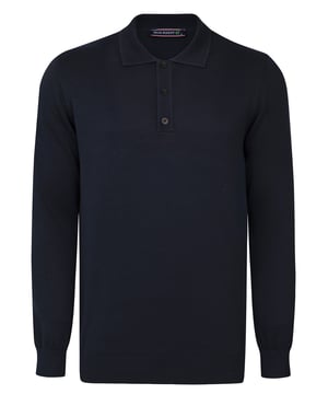 Entdecken Sie die perfekte Kombination aus Eleganz und Komfort mit Felix Hardys Herren-Polokragen Langarm Pullover. Hergestellt aus 100% Baumwolle garantiert er ein natürliches und angenehmes Tragegefühl. Das klassische Design umfasst einen geknöpften Polokragen und eine gerade Silhouette, die Vielseitigkeit in Ihre Garderobe bringt. Dieser Pullover besteht aus hochwertigem 100% Baumwollstoff, der Weichheit und Langlebigkeit bietet. Er ist für ganztägigen Komfort mit seiner flexiblen Struktur und bequemen Passform konzipiert. Ideal für den täglichen Gebrauch lässt er sich mühelos mit Jeans, Hosen oder Chinos kombinieren und ist in verschiedenen Farben erhältlich, um individuelle Vorlieben zu erfüllen. Geeignet für mehrere Jahreszeiten passt er nahtlos vom Frühling bis zu kühleren Sommer- und Herbsttagen. Für ein Styling erreichen Sie einen lässig raffinierten Look, indem Sie ihn mit Jeans und Slippern kombinieren, oder kleiden Sie ihn mit maßgeschneiderten Hosen und Schnürschuhen für ein Abendensemble. In kälterem Wetter können Sie ihn mit einer Jacke oder Mantel für zusätzliche Wärme und Stil kombinieren. Pflegehinweise umfassen Handwäsche oder Maschinenwäsche in kaltem Wasser, Bügeln bei niedriger Hitze und Vermeidung von Bleiche oder chemischer Reinigung. Hergestellt mit akribischer Aufmerksamkeit für Details und Verwendung hochwertiger Materialien vereint der Felix Hardy Herren-Polokragen Langarm Pullover Raffinesse mit Komfort und macht ihn zu einem vielseitigen Garderoben-Essential für alle Anlässe während der gesamten Saison.