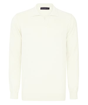 Entdecken Sie die perfekte Kombination aus Eleganz und Komfort mit Felix Hardys Herren-Polokragen Langarm Pullover. Hergestellt aus hochwertiger 100% Baumwolle, garantiert er ein natürliches und angenehmes Tragegefühl. Das knopflose Design und der klassische Polokragen bieten einen raffinierten und zeitlosen Look, der für verschiedene Anlässe geeignet ist. Dieser Pullover zeichnet sich durch ein schlichtes Modell aus, das seine Vielseitigkeit unterstreicht und ihn zur idealen Wahl für den täglichen Gebrauch macht. Er lässt sich mühelos mit Jeans, Hosen oder Chinos kombinieren und bietet Komfort und Stilvielfalt. Erhältlich in verschiedenen Farboptionen, berücksichtigt er individuelle Vorlieben und ergänzt saisonale Übergänge vom Frühling bis zu kühleren Sommer- und Herbsttagen. Für ein lässiges Styling tragen Sie ihn einfach mit Jeans und Slippern für ein entspanntes, aber schickes Erscheinungsbild, oder kleiden Sie ihn mit Hosen und Schnürschuhen für ein gepflegteres Ensemble. In kälterem Wetter können Sie ihn mit einer Jacke für zusätzliche Wärme und Stil kombinieren. Pflegehinweise umfassen Hand- oder Maschinenwäsche in kaltem Wasser, Bügeln bei niedriger Hitze und Vermeiden von Bleiche oder chemischer Reinigung. Hergestellt mit akribischer Aufmerksamkeit für Details und Verwendung hochwertiger Materialien vereint der Felix Hardy Herren-Polokragen Langarm Pullover Raffinesse mit Komfort und macht ihn zu einem vielseitigen Garderoben-Essential für alle Jahreszeiten.