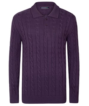Dieses stilvolle und raffinierte Design vereint Komfort und Qualität. Ideal für die Wintersaison, sorgt seine weiche Textur und robuste Konstruktion an kalten Tagen für Wärme und macht es zu einer vielseitigen Ergänzung für jede Garderobe. Mit Blick auf die neuesten Trends gefertigt, verfügt der Pullover über ein elegantes, dickes Zopfmuster, das eine moderne und schicke Note verleiht. Der Polokragen bietet ein klassisches und vielseitiges Erscheinungsbild, während die langen Ärmel zusätzlichen Schutz und Komfort bieten. Perfekt für den täglichen Gebrauch, lässt sich der Pullover mühelos mit Jeans oder Hosen für einen smart-casual Look kombinieren. Für ein lässiges, aber raffiniertes Ensemble kombinieren Sie den Pullover mit Chinos oder Jeans. Tragen Sie ihn unter einer Jacke oder einem Mantel für zusätzliche Wärme und Stil bei kälterem Wetter. Die Pflege dieses Pullovers ist einfach, Handwäsche wird empfohlen oder Maschinenwäsche in kaltem Wasser im Schonwaschgang. Bei Bedarf auf niedriger Hitze bügeln und auf Bleichmittel und chemische Reinigung verzichten, um die Qualität zu erhalten. Der dicke Zopfmuster Herren-Polopullover mit langen Ärmeln von Felix Hardy besticht durch hochwertige Materialien und sorgfältige Verarbeitung, wodurch er zu einem unverzichtbaren Stück in Ihrer Garderobe diesen Winter wird. Bleiben Sie die ganze Saison über gemütlich und stilvoll!
