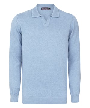 Entdecken Sie die perfekte Kombination aus Eleganz und Komfort mit Felix Hardys Herren-Polokragen Langarm Pullover. Hergestellt aus hochwertiger 100% Baumwolle, garantiert er ein natürliches und angenehmes Tragegefühl. Das knopflose Design und der klassische Polokragen bieten einen raffinierten und zeitlosen Look, der für verschiedene Anlässe geeignet ist. Dieser Pullover zeichnet sich durch ein schlichtes Modell aus, das seine Vielseitigkeit unterstreicht und ihn zur idealen Wahl für den täglichen Gebrauch macht. Er lässt sich mühelos mit Jeans, Hosen oder Chinos kombinieren und bietet Komfort und Stilvielfalt. Erhältlich in verschiedenen Farboptionen, berücksichtigt er individuelle Vorlieben und ergänzt saisonale Übergänge vom Frühling bis zu kühleren Sommer- und Herbsttagen. Für ein lässiges Styling tragen Sie ihn einfach mit Jeans und Slippern für ein entspanntes, aber schickes Erscheinungsbild, oder kleiden Sie ihn mit Hosen und Schnürschuhen für ein gepflegteres Ensemble. In kälterem Wetter können Sie ihn mit einer Jacke für zusätzliche Wärme und Stil kombinieren. Pflegehinweise umfassen Hand- oder Maschinenwäsche in kaltem Wasser, Bügeln bei niedriger Hitze und Vermeiden von Bleiche oder chemischer Reinigung. Hergestellt mit akribischer Aufmerksamkeit für Details und Verwendung hochwertiger Materialien vereint der Felix Hardy Herren-Polokragen Langarm Pullover Raffinesse mit Komfort und macht ihn zu einem vielseitigen Garderoben-Essential für alle Jahreszeiten.