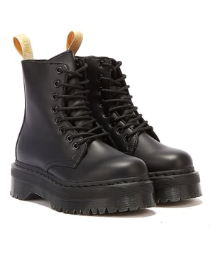 The Vegan Jadon II from Dr. Martens is an 8-eyelet platform boot made of the synthetic Felix Rub Off. Features include the AirWair™ yellow heel loop, and monochromatic trademark details such as the stitching, fastening, and the grooved platform rubber outsole. Complete with signature DM's branding.