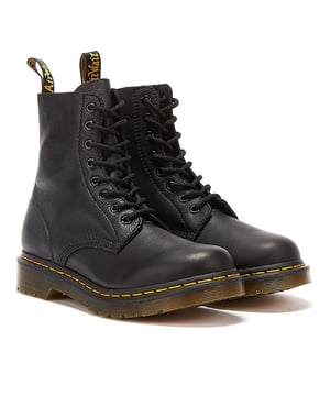 The Pascal Virginia ankle boot has a full smooth leather upper in a revamped matte black finish and exposed stitching compliment these boots. Pascal is made with Virginia, a soft, fine grained Nappa leather.