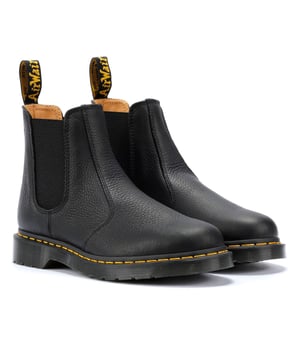 These Dr. Martens Chelsea boots are crafted from a heavyweight and oily leather that’s been tumbled. With elasticated side panels and branded heel tabs to ensure the perfect fit and an easy on/off. The iconic chunky PVC sole is Goodyear welted yellow stitching with bouncing Air Wair technology.