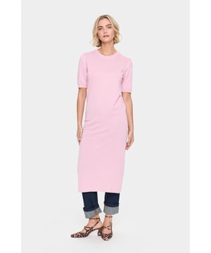 Regular fit,Midi lengte,Boven elleboog  Fijne was 30°, niet bleken, niet in de droger drogen, Liggend laten drogen., koud strijken max. 110° C, Chemisch laten reinigen.  80% Viscose (LENZING™ ECOVERO™),20% Polyamide