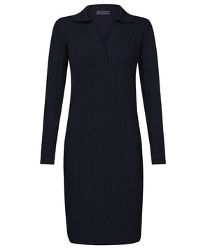 Das Felix Hardy Damen Langarm-Strickkleid bietet ein elegantes und komfortables Trageerlebnis.Hergestellt aus hochwertigem Strickstoff, besticht dieses Kleid durch seine weiche Textur und Wärme.Das Langarm-Design bietet sowohl Stil als auch Komfort und hält Sie auch bei kühlerem Wetter stilvoll.Featuring einem modernen und schlanken Schnitt, hebt dieses Strickkleid sanft die Körperkonturen hervor und passt zu verschiedenen Körpertypen.Erhältlich in einfarbigen oder leicht gemusterten Varianten, ist es vielseitig genug für den Alltag sowie besondere Anlässe.Für eine lange Lebensdauer wird empfohlen, das Kleid bei 30 Grad Celsius in der Maschine zu waschen und bei niedriger Temperatur zu bügeln.Vermeiden Sie die Verwendung eines Trockners und von Bleiche.Das Felix Hardy Damen Langarm-Strickkleid, mit seinem raffinierten Design und hochwertigem Strickstoff, ist ein Muss in jeder Damen-Garderobe und bietet sowohl Komfort als auch eine elegante Optik.