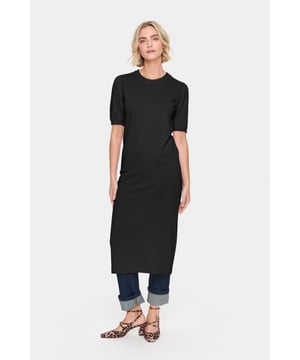 Regular fit,Midi lengte,Boven elleboog  Fijne was 30°, niet bleken, niet in de droger drogen, Liggend laten drogen., koud strijken max. 110° C, Chemisch laten reinigen.  80% Viscose (LENZING™ ECOVERO™),20% Polyamide