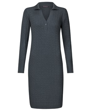 Das Felix Hardy Damen Langarm-Strickkleid bietet ein elegantes und komfortables Trageerlebnis.Hergestellt aus hochwertigem Strickstoff, besticht dieses Kleid durch seine weiche Textur und Wärme.Das Langarm-Design bietet sowohl Stil als auch Komfort und hält Sie auch bei kühlerem Wetter stilvoll.Featuring einem modernen und schlanken Schnitt, hebt dieses Strickkleid sanft die Körperkonturen hervor und passt zu verschiedenen Körpertypen.Erhältlich in einfarbigen oder leicht gemusterten Varianten, ist es vielseitig genug für den Alltag sowie besondere Anlässe.Für eine lange Lebensdauer wird empfohlen, das Kleid bei 30 Grad Celsius in der Maschine zu waschen und bei niedriger Temperatur zu bügeln.Vermeiden Sie die Verwendung eines Trockners und von Bleiche.Das Felix Hardy Damen Langarm-Strickkleid, mit seinem raffinierten Design und hochwertigem Strickstoff, ist ein Muss in jeder Damen-Garderobe und bietet sowohl Komfort als auch eine elegante Optik.
