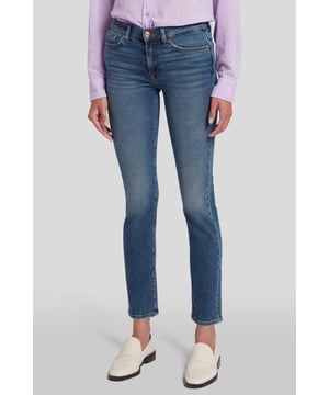 Damen  Die Roxanne Jeans zeichnen sich durch eine elegante, schmale Passform und eine vielseitige mittlere Leibhöhe aus. Aus luxuriösem Luxe Vintage Denim gefertigt, strahlt dieses Paar zeitlosen Charme mit einem Hauch Weichheit und genau dem richtigen Maß an Stretch aus. Tragen Sie sie tagsüber oder abends, mit lockerem Shirt und Statement-Boots. 7 For All Mankind Jeans werden aus hochwertigen Premiumstoffen gefertigt.