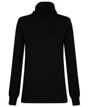 Dieser Pullover verkörpert Felix Hardys unverwechselbare Mischung aus Eleganz und Stil, gefertigt aus 100% Baumwolle für maximalen Komfort und höchste Qualität. Seine weiche Textur und die langlebige Konstruktion sorgen für Wärme an kalten Wintertagen und machen ihn zu einem vielseitigen Essential in Ihrer Garderobe. Mit Blick auf die neuesten Trends entworfen, verfügt der Pullover über ein elegantes feines Zopfmuster, das einen modernen und schicken Touch verleiht. Das Rollkragen-Design bietet eine gemütliche und raffinierte Optik, ergänzt durch lange Ärmel für zusätzlichen Schutz und Komfort. Perfekt für den täglichen Gebrauch, lässt er sich mühelos mit Jeans, Röcken oder Hosen kombinieren. Für einen lässigen, aber eleganten Look kombinieren Sie den Pullover mit Skinny-Jeans und Stiefeln. Wechseln Sie nahtlos zur Abendgarderobe, indem Sie ihn mit einem Bleistiftrock und Absätzen stylen. In den kälteren Monaten ergänzen Sie Ihr Outfit mit einem passenden Schal, um sowohl Wärme als auch Stil zu gewährleisten. Die Pflege dieses Pullovers ist einfach: Handwäsche wird empfohlen oder Maschinenwäsche in kaltem Wasser. Bei Bedarf bei niedriger Hitze bügeln und auf Bleichmittel und chemische Reinigung verzichten, um die Qualität zu erhalten. Felix Hardys Feinstrick Rollkragen Damenpullover zeichnet sich durch seine hochwertigen Materialien und sorgfältige Verarbeitung aus und wird in dieser Wintersaison zu einem unverzichtbaren Bestandteil Ihrer Garderobe. Bleiben Sie die ganze Saison über warm und stilvoll!