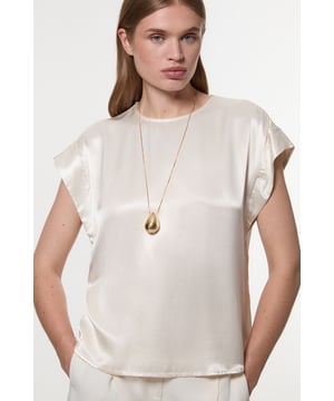 Pearl Detail Drop Necklace