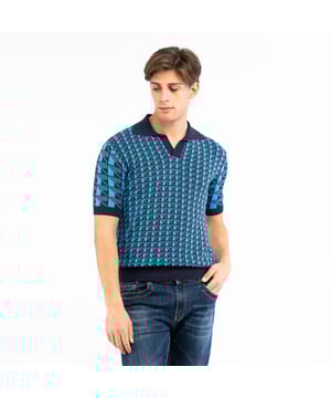 Entdecken Sie die sportliche Eleganz des BIKKEMBERGS-Poloshirts: klare Linien, moderne Passform und ikonische Details für einen raffinierten Look bei jeder Gelegenheit.