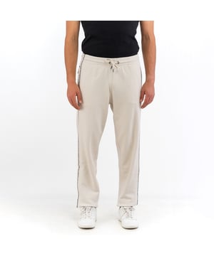 Bringen Sie Ihren Charakter mit Hosen von BIKKEMBERGS zum Ausdruck: klare Linien, präziser Schnitt und ein urbaner Touch, der den Unterschied macht.