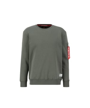 El Dragon EMB Sweater de ALPHA INDUSTRIES es una sudadera con estilo para hombres. Con su corte regular y mangas largas, ofrece una gran comodidad para el uso diario. El estampado animal aporta un look moderno y llamativo. La sudadera no está forrada, lo que la hace perfecta para la temporada de entretiempo.