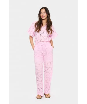 Regular fit,Halfhoge taille,Normale lengte,Regular fit  Fijne was 30°, niet bleken, niet in de droger drogen, Druipnat ophangen in de schaduw, koud strijken max. 110° C, Niet droog reinigen  100% Katoen