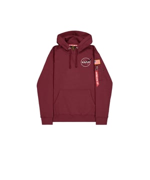The Space Shuttle Hoodie from ALPHA INDUSTRIES is a stylish hooded sweatshirt for men. Featuring a practical kangaroo pocket, a shell made of 80% cotton and 20% polyester, and a striking logo print pattern, this long-sleeved hoodie is a must-have for all Alpha enthusiasts.