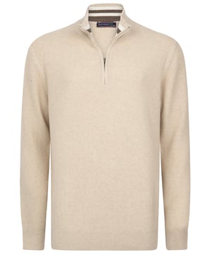 Entdecken Sie den Felix Hardy Herren Stehkragen-Halbzip-Pullover, der nahtlos Stil und Komfort vereint. Hergestellt aus 100% Baumwolle, verkörpert dieser Pullover Felix Hardys Engagement für hochwertiges Handwerk und natürliche Materialien. Mit einem geraden Schnitt für eine moderne Ästhetik ausgestattet, bietet er einen Halbzip-Verschluss für zusätzlichen Komfort. Perfekt für den täglichen Gebrauch bietet dieser Pullover ganztägigen Komfort und einen gepflegten Look, der für Büroumgebungen geeignet ist. Er dient auch als vielseitiges Kleidungsstück zum Schichten in kühlerem Wetter oder Übergangszeiten. Kombinieren Sie ihn mühelos mit Chinos oder Jeans für ein smartes Freizeit-Outfit oder tragen Sie ihn über einem Hemd oder T-Shirt für verschiedene Styling-Optionen. Erhältlich in mehreren Farben, die Ihren persönlichen Vorlieben entsprechen, und einfach zu pflegen mit maschinenwaschbaren Eigenschaften, gewährleistet er Langlebigkeit, ohne dabei auf Stil zu verzichten.