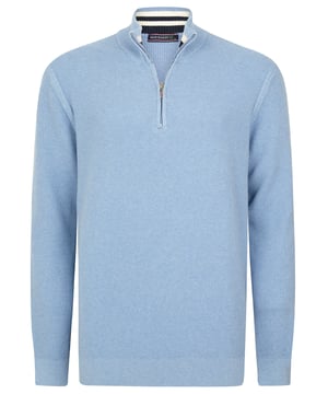 Entdecken Sie den Felix Hardy Herren Stehkragen-Halbzip-Pullover, der nahtlos Stil und Komfort vereint. Hergestellt aus 100% Baumwolle, verkörpert dieser Pullover Felix Hardys Engagement für hochwertiges Handwerk und natürliche Materialien. Mit einem geraden Schnitt für eine moderne Ästhetik ausgestattet, bietet er einen Halbzip-Verschluss für zusätzlichen Komfort. Perfekt für den täglichen Gebrauch bietet dieser Pullover ganztägigen Komfort und einen gepflegten Look, der für Büroumgebungen geeignet ist. Er dient auch als vielseitiges Kleidungsstück zum Schichten in kühlerem Wetter oder Übergangszeiten. Kombinieren Sie ihn mühelos mit Chinos oder Jeans für ein smartes Freizeit-Outfit oder tragen Sie ihn über einem Hemd oder T-Shirt für verschiedene Styling-Optionen. Erhältlich in mehreren Farben, die Ihren persönlichen Vorlieben entsprechen, und einfach zu pflegen mit maschinenwaschbaren Eigenschaften, gewährleistet er Langlebigkeit, ohne dabei auf Stil zu verzichten.