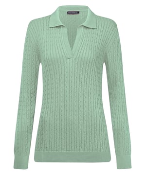 Der Felix Hardy Damen Langarm-Polo-Pullover ist die perfekte Kombination aus Komfort und Stil. Mit einem raffinierten Strickmuster gefertigt, bietet dieser Pullover einen eleganten Look, der sowohl für legere als auch smarte Casual-Outfits ideal ist. Der klassische Polokragen verleiht dem Design eine Note von Eleganz, während die langen Ärmel an kühleren Tagen für Wärme sorgen. Aus hochwertigem Material hergestellt, bietet der Pullover ein weiches und atmungsaktives Tragegefühl auf der Haut und überzeugt durch Langlebigkeit und Komfort. Perfekt zum Layering oder auch solo getragen, ist dieser Pullover ein unverzichtbares Teil für jede moderne Garderobe.
