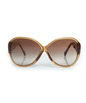 Empfohlener Verkaufspreis
Louis Vuitton Soupcon Oversize-Glitzer-Sonnenbrille. Der Artikel ist in sehr gutem Zustand und wird mit Etui, Box, Broschüren und Einkaufstasche geliefert.