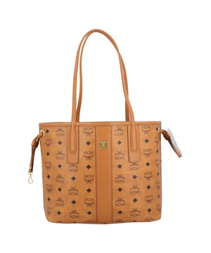 Visetos-Monogramm-Shopper mit Rückseite aus Baumwoll-Canvas, passendem Beutel und Besatz aus natürlichem Nappaleder
Größe: S
Farbe: Cognac

Eine mehrdimensionale Ikone mit einer Rückseite aus Cubic-Baumwoll-Canvas. Der edle Liz-Shopper wurde in Italien gefertigt und wird von einem passenden Monogramm-Beutel begleitet.

Ca. 14,0 x 29,0 x 25,0 cm
Grifflänge: 24 cm
Ledergriffe oben
Wendbares Design
Abnehmbare Visetos-Reißverschlusstasche mit Leder-Schultergurt
MCM-Logoplakette vorne
Schutzfüße aus Leder
Besatz: Natürliches Nappaleder
Körper: Visetos-Monogramm-Canvas
24 Karat vergoldete Metallbeschläge
Innenfutter aus Baumwoll-Canvas
Made in Italy
Maße: Breite: 140 mm, Länge: 290 mm, Höhe: 250 mm, Grifflänge: 240 mm