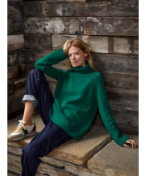 Boasting a rolled neckline and raglan sleeves, this jumper features a slouchy fit, with contrast rib detail adding texture and interest. Made in a chunky knit for a luxury feel.