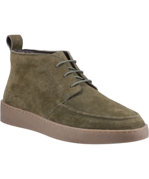 De klassieke stijl komt samen met comfort in de Rory, met een bovenwerk van suede, een verstelbare vetersluiting en een inlegzool van geheugenfoam, en een lichtgewicht flexibele buitenzool.