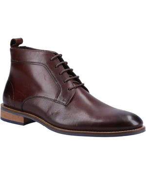 With it's classic smart style perfect for work or play, the Declan features a quality leather upper along with an Ortholite Technology insole to keep you comfortable all day long