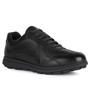Spherica EC12 ist ein ultra-dämpfender Sneaker mit einem Design, das dich leichtfüßig hält. Aus hochwertigem Glattleder gefertigt, strahlt er eine authentische Ausstrahlung aus und ist somit für viele Anlässe geeignet – von Arbeitstagen bis hin zu Wochenendausflügen in die Stadt.