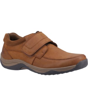 Ein großartiger Smart-Casual-Stil für jeden Tag, der Douglas-Riemen verfügt über ein Obermaterial aus Leder, ein atmungsaktives Textilfutter und eine Komfort-Latex-Einlegesohle.