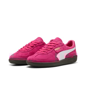 PRODUCT STORY: Straight from the archives, it is the PUMA Palermo. This classic terrace shoe builds on PUMA is heritage within football, while appealing to today is sneakerheads and fashion mavens. This execution features a suede base and leather formstrip with foil printed PUMA branding. FEATURES & BENEFITS: PUMA is leather products support responsible manufacturing via the Leather Working Group.  DETAILS: Suede base; Leather formstrip and FOT; Suede tongue with debossed PUMA branded label and mesh backing; Foil printed PUMA branding on quarter panel flap; Screen printed PUMA branding on FOT; Synthetic leather lining.