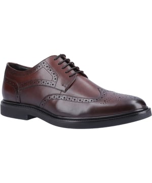De Kingston Brogue is een perfecte veterschoen voor kantoor dagen of speciale gelegenheden, gemaakt van hoogwaardig leer en voorzien van een comfortabele, gevoerde binnenzool.